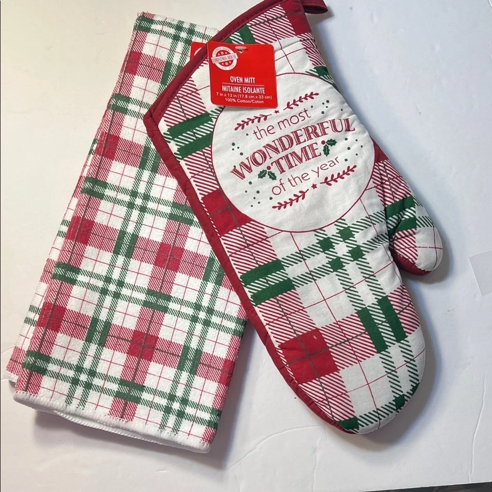 Festive Red and Green Kitchen Towel and Oven Mitt Set